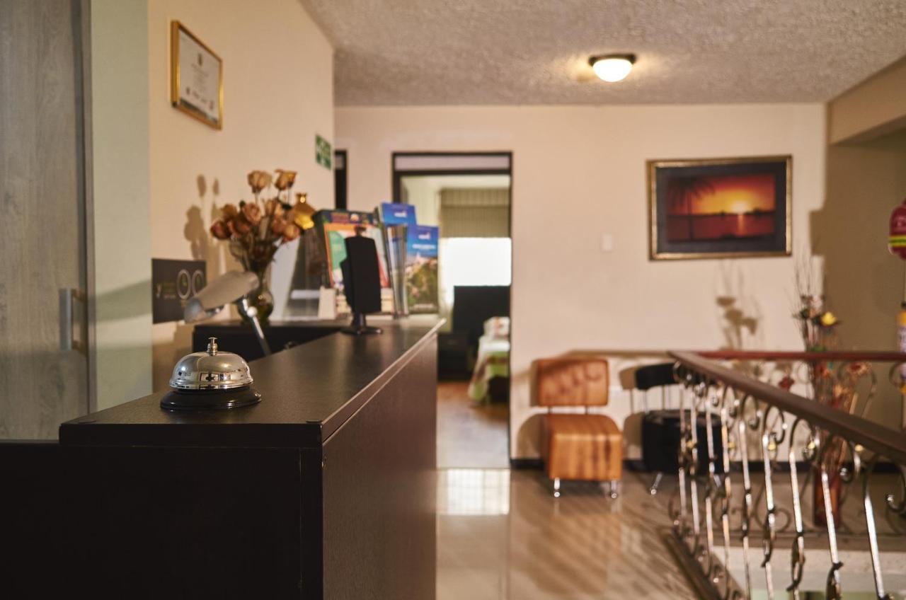 Hotel Alojate In Богота Екстериор снимка