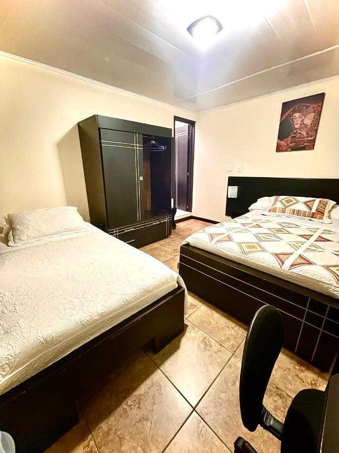Hotel Alojate In Богота Екстериор снимка